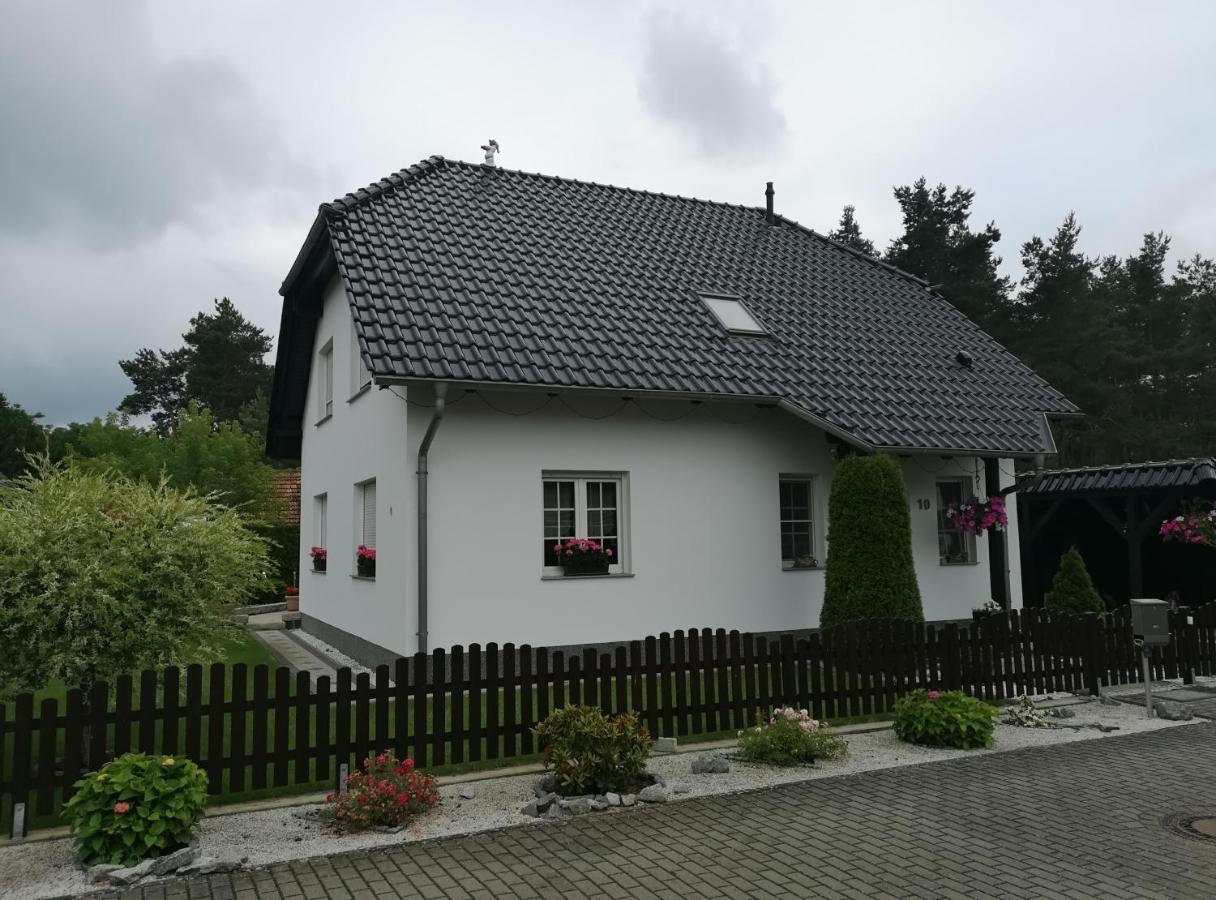 Gaestezimmer Im Bewohnten Efh Mit Pool Und Garten Ziltendorf Eksteriør billede